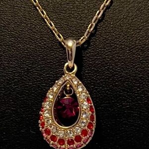 Elegant Gold and Red Teardrop Pendant Necklace